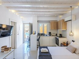 Mykonist Merchia Beach Villas & Suites