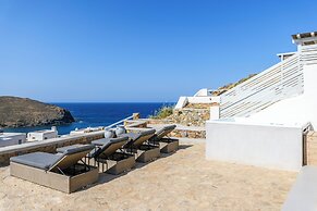 Mykonist Merchia Beach Villas & Suites