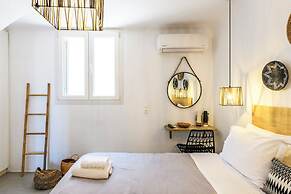 Mykonist Merchia Beach Villas & Suites