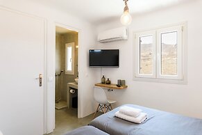 Mykonist Merchia Beach Villas & Suites