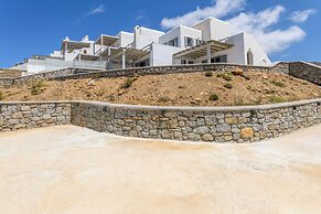Mykonist Merchia Beach Villas & Suites