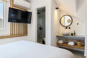 Mykonist Merchia Beach Villas & Suites