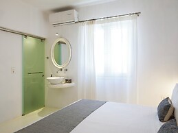 Mykonist Merchia Beach Villas & Suites