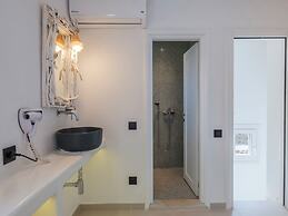 Mykonist Merchia Beach Villas & Suites