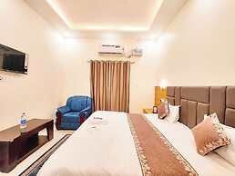 Hotel Vrindavan Palace Ayodhya