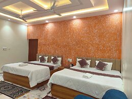Hotel Vrindavan Palace Ayodhya