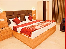 Hotel Vrindavan Palace Ayodhya