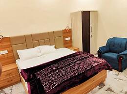 Hotel Vrindavan Palace Ayodhya