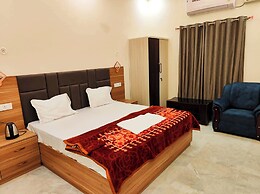 Hotel Vrindavan Palace Ayodhya
