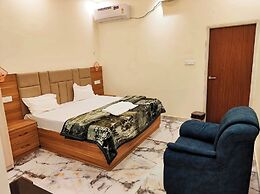 Hotel Vrindavan Palace Ayodhya