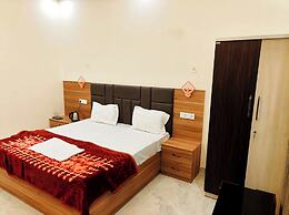 Hotel Vrindavan Palace Ayodhya