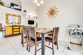 Private Pool & Yard: Family Getaway in Davenport