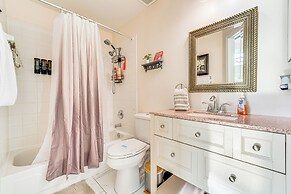 Private Pool & Yard: Family Getaway in Davenport