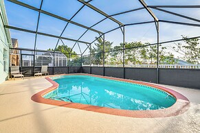 Private Pool & Yard: Family Getaway in Davenport