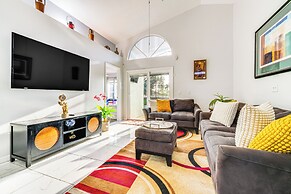 Private Pool & Yard: Family Getaway in Davenport