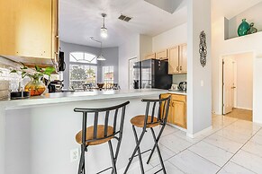 Private Pool & Yard: Family Getaway in Davenport