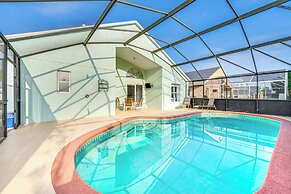 Private Pool & Yard: Family Getaway in Davenport