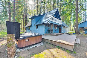Game Room & Fire Pit: Family Cabin in Packwood!