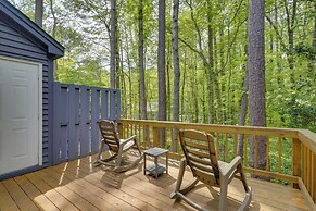 7 Mi to Dtwn Raleigh: Townhome w/ Deck!