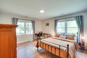 7 Mi to Dtwn Raleigh: Townhome w/ Deck!