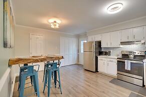 7 Mi to Dtwn Raleigh: Townhome w/ Deck!