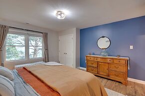 7 Mi to Dtwn Raleigh: Townhome w/ Deck!