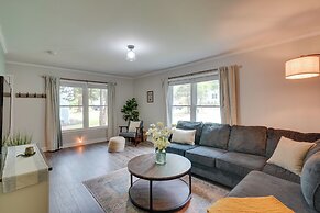 7 Mi to Dtwn Raleigh: Townhome w/ Deck!