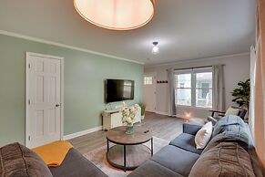 7 Mi to Dtwn Raleigh: Townhome w/ Deck!