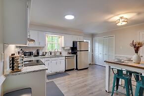 7 Mi to Dtwn Raleigh: Bbq-ready Townhome!