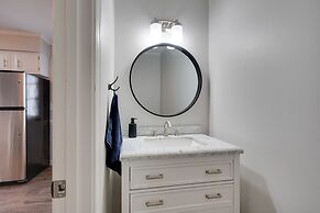 7 Mi to Dtwn Raleigh: Bbq-ready Townhome!