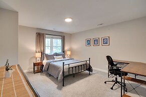 7 Mi to Dtwn Raleigh: Bbq-ready Townhome!