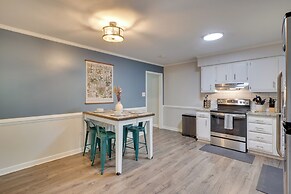 7 Mi to Dtwn Raleigh: Bbq-ready Townhome!