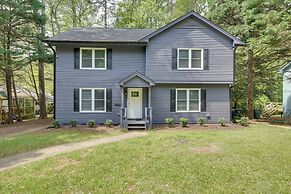 7 Mi to Dtwn Raleigh: Bbq-ready Townhome!