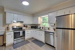 7 Mi to Dtwn Raleigh: Bbq-ready Townhome!