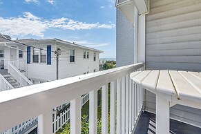 Steps to Beach: NMB Condo w/ Balcony & Pool Access