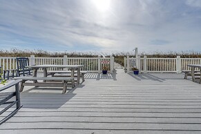 Steps to Beach: NMB Condo w/ Balcony & Pool Access