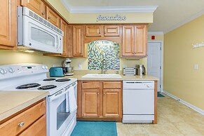 Steps to Beach: NMB Condo w/ Balcony & Pool Access