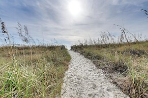 Steps to Beach: NMB Condo w/ Balcony & Pool Access