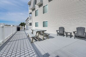 Steps to Beach: NMB Condo w/ Balcony & Pool Access