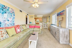 Steps to Beach: NMB Condo w/ Balcony & Pool Access