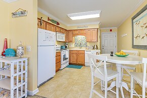 Steps to Beach: NMB Condo w/ Balcony & Pool Access