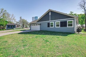 < 1 Mi to Golf & Marina: Inviting Home in Afton!