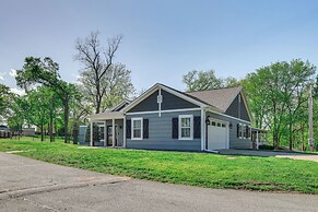 < 1 Mi to Golf & Marina: Inviting Home in Afton!