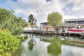 Close to Beach: Canal-front Home in Islamorada