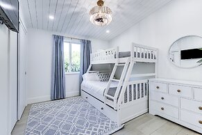 Close to Beach: Canal-front Home in Islamorada