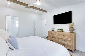 Close to Beach: Canal-front Home in Islamorada