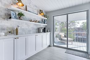 Close to Beach: Canal-front Home in Islamorada