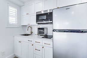 Close to Beach: Canal-front Home in Islamorada