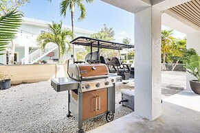 Close to Beach: Canal-front Home in Islamorada