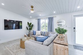 Close to Beach: Canal-front Home in Islamorada